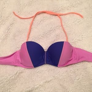 Colorblock bikini top with removable halter strap